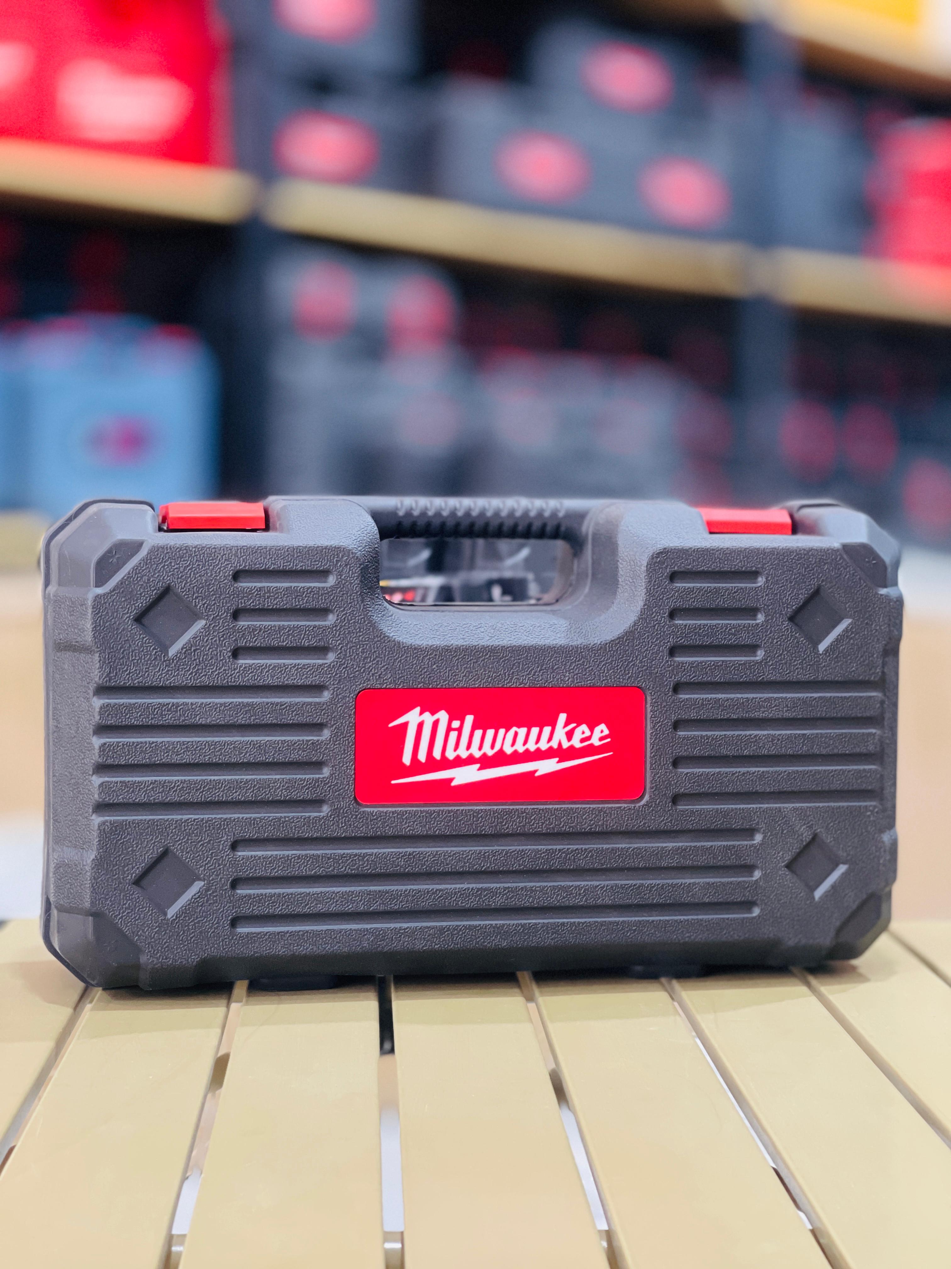 Milwaukee 48V Mini Chainsaw Kit – 6 Inch | 2 Batteries | High-Power Li-Ion 5.0Ah